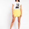 t-shirt gialla